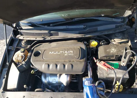 2015 Chrysler 200 Limited z USA, uszkodzony, nr VIN 1C3CCCAB2FN571236